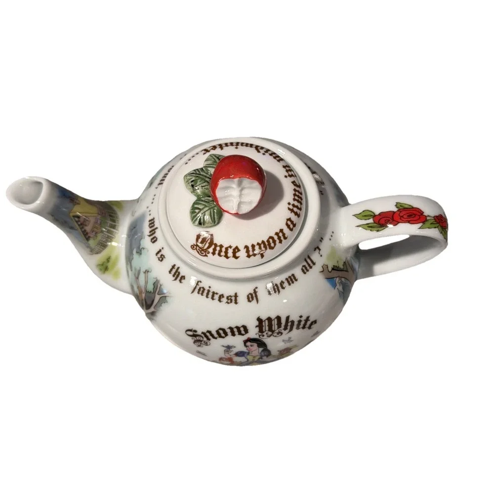 Paul Cardew Design Teapot Snow White Poisoned Apple Porcelain England‎ 2012 NWB